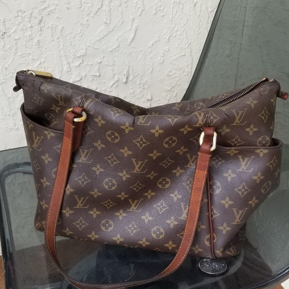 Authentic Louis Vuitton bag used